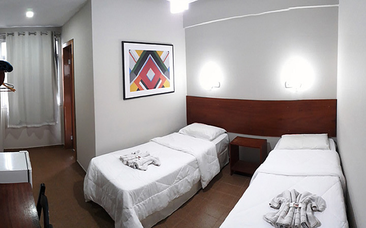 Quarto de solteiro no Hotel Recanto Europeu Quarto de solteiro no Hotel Recanto Europeu
