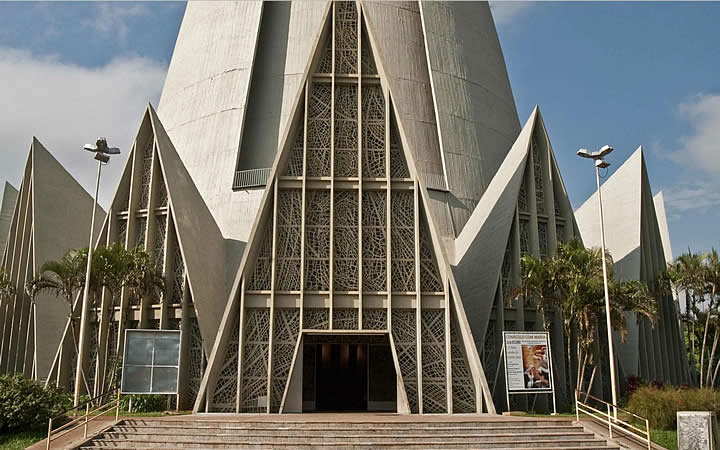 Entrada da Igreja Nossa Senhora da Glória Entrada da Igreja Nossa Senhora da Glória