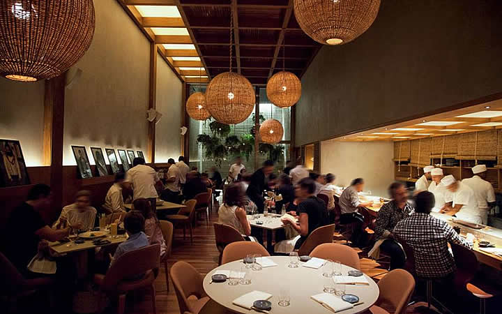 Pessoas no Kosushi em São Paulo Pessoas no Kosushi em São Paulo