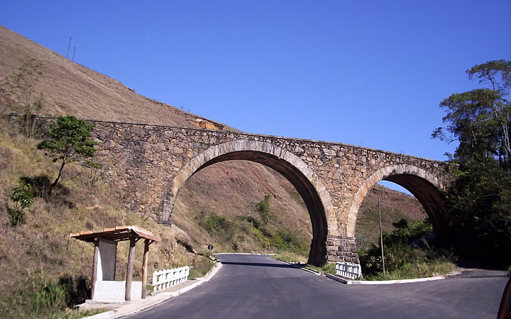 Ponte dos Arcos na Serra da Beleza Ponte dos Arcos na Serra da Beleza