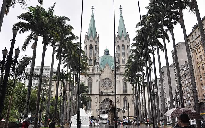 Praça e Catedral da Sé Praça e Catedral da Sé - São Paulo