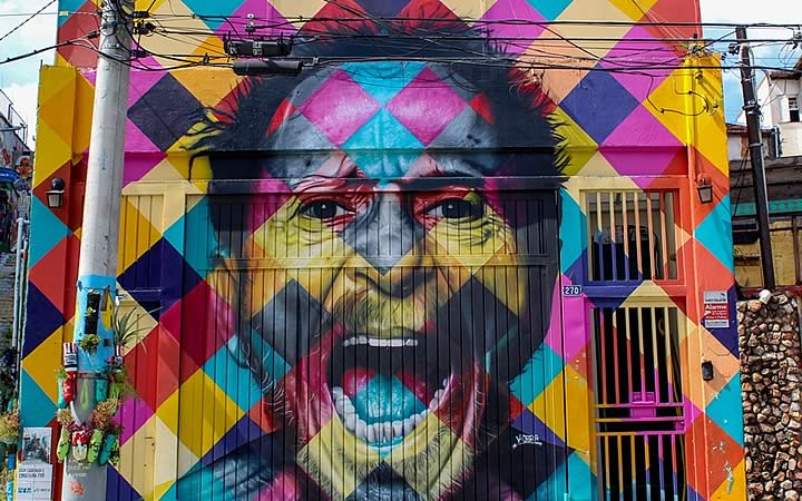 Obra de Eduardo Kobra no Beco do Batman Obra de Eduardo Kobra no Beco do Batman