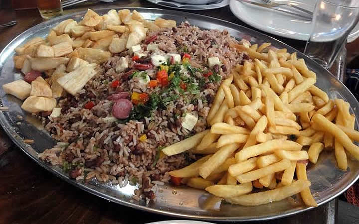 Batata frita, aipim e arroz baiano Batata frita, aipim e arroz baiano