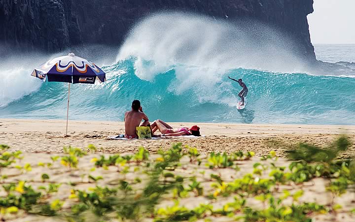 Pessoa Surfando - Baía Formosa