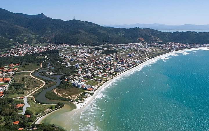 Praia de Palmas - Governador Celso Ramos Praia de Palmas - Governador Celso Ramos