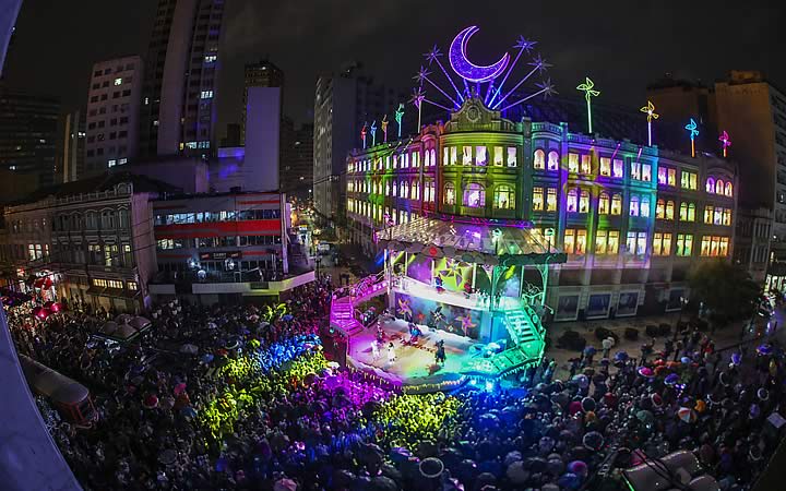 Apresentação de Natal no Palácio Avenida em Curitiba Apresentação de Natal no Palácio Avenida em Curitiba