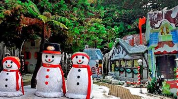 Bonecos de neve na Aldeia do Papai Noel