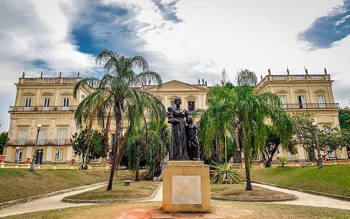 Estátua na Quinta da Boa Vista Estátua na Quinta da Boa Vista