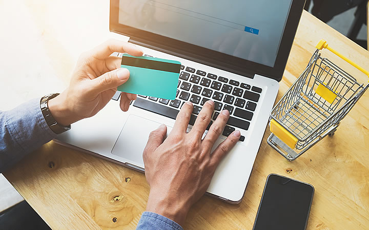 Pessoa comprando online Pessoa comprando online