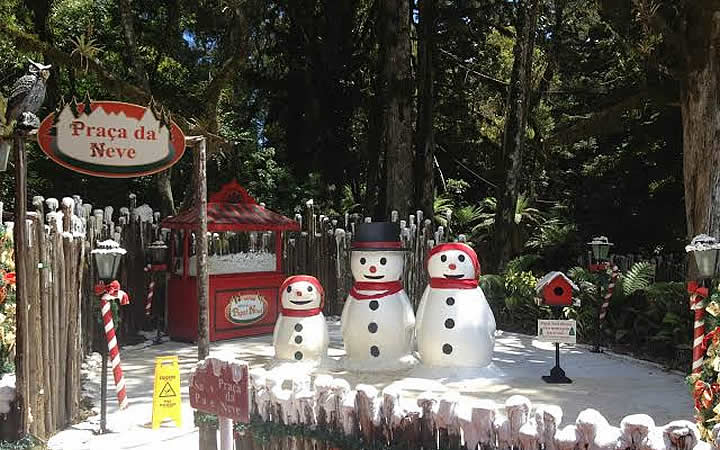 Praça da neve - Aldeia do Papai Noel Praça da neve - Aldeia do Papai Noel