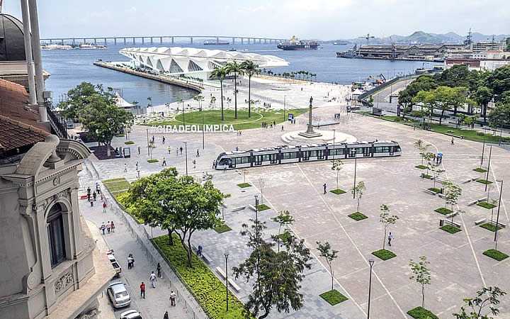 VLT na Praça Mauá e Museu do Amanhã no Rio de Janeiro VLT na Praça Mauá e Museu do Amanhã no Rio de Janeiro