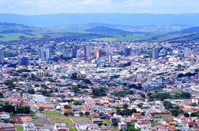 Vista aérea de Passos em Minas Gerais