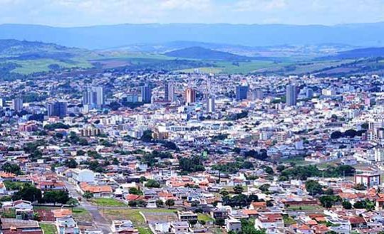 Vista aérea de Passos em Minas Gerais