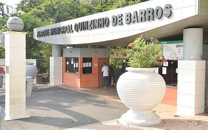 Entrada do Zoológico Municipal Quinzinho de Barros Entrada do Zoológico Municipal Quinzinho de Barros