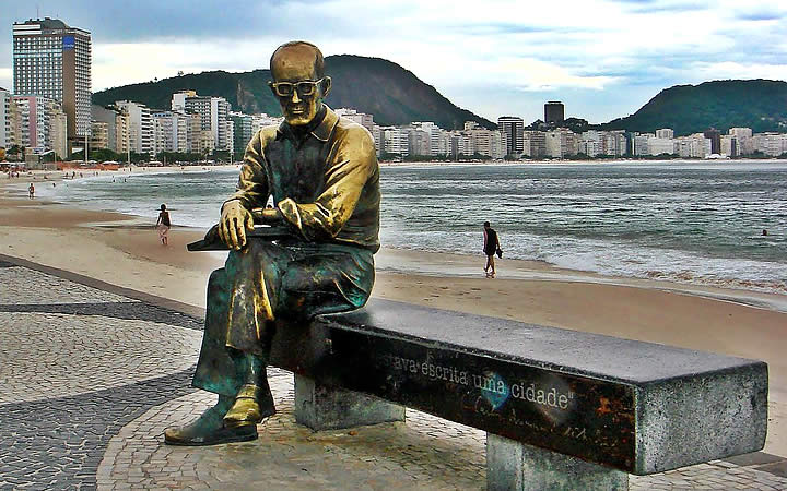 Estátuas de Carlos Drummond de Andrade Copacabana Estátuas de Carlos Drummond de Andrade Copacabana