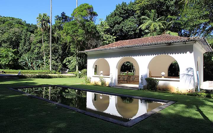Piscina pequena no Museu do Açude na Floresta da Tijuca Piscina pequena no Museu do Açude na Floresta da Tijuca