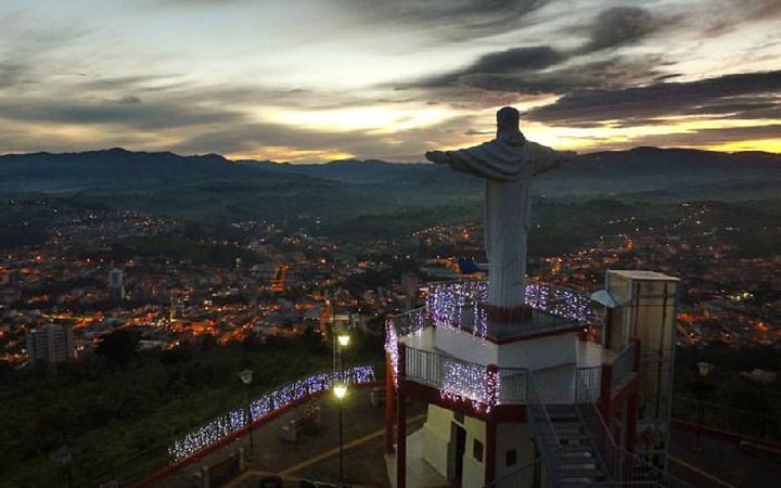 Mirante do Cristo em Monte Alegre do Sul Mirante do Cristo em Monte Alegre do Sul