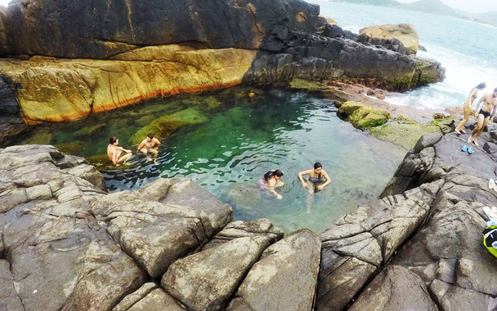 Piscina natural na praia do Rosa Piscina natural na praia do Rosa