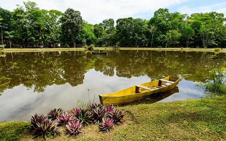 Lagoa na Reserva Natural Vale Lagoa na Reserva Natural Vale