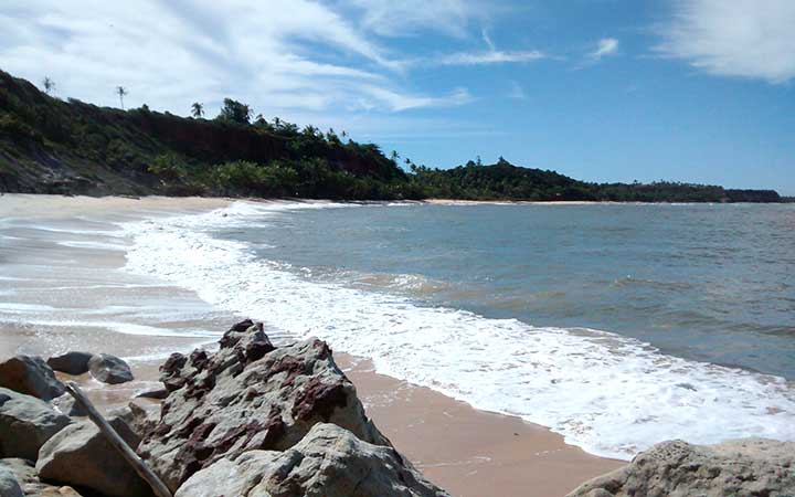 Rochas na praia do Espelho em Porto Seguro - BA